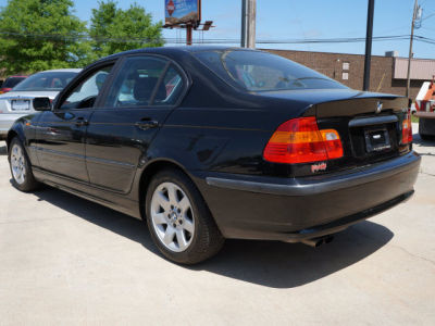 2002 BMW 325  i