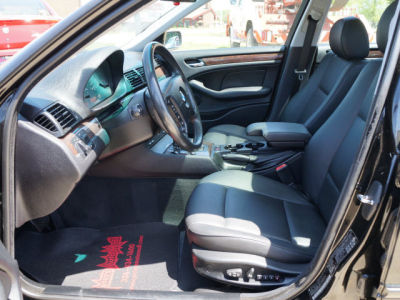 2002 BMW 325  i