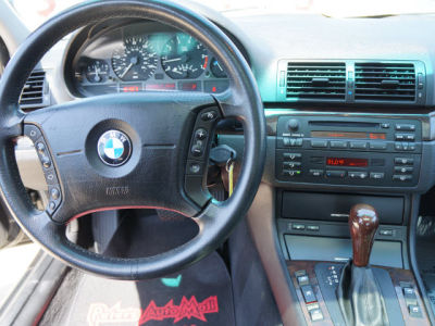 2002 BMW 325  i