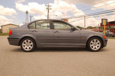 2001 BMW 325 i