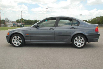 2001 BMW 325 i