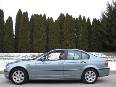 2002 BMW 325  i