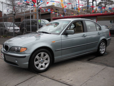 2003 BMW 325  i