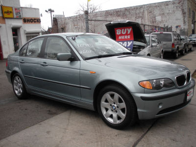 2003 BMW 325  i