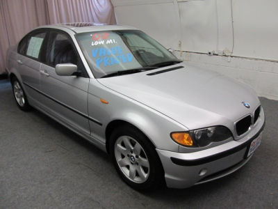 2002 BMW 325  i