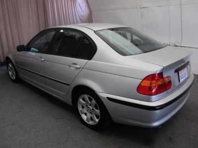 2002 BMW 325 i