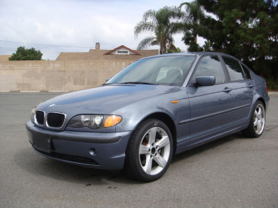 2003 BMW 325  xi