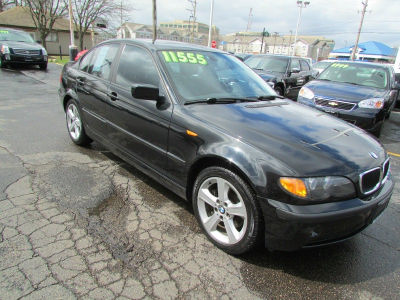 2004 BMW 325  xi