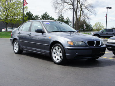 2003 BMW 325  xi