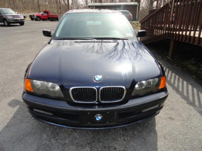 2001 BMW 325  xi