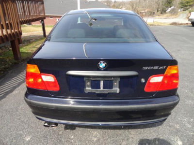 2001 BMW 325  xi