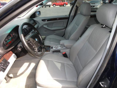 2001 BMW 325  xi