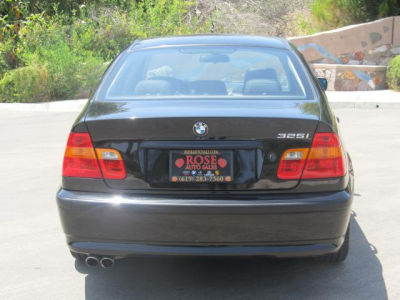 2003 BMW 325  i