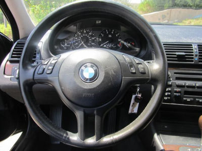 2003 BMW 325  i