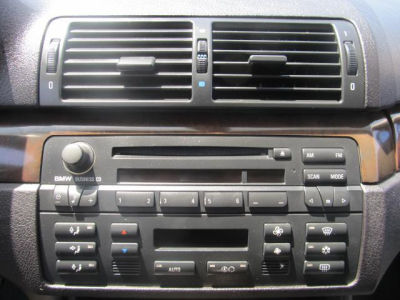 2003 BMW 325  i