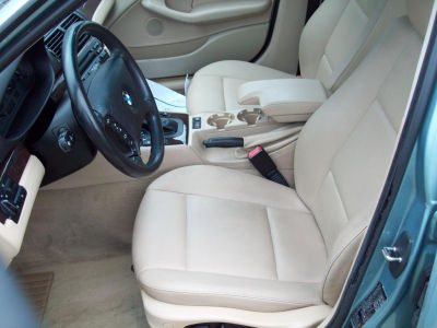 2002 BMW 325 i