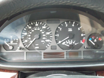 2002 BMW 325 i