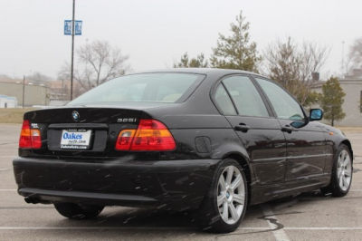 2002 BMW 325  i