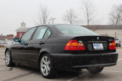 2002 BMW 325  i