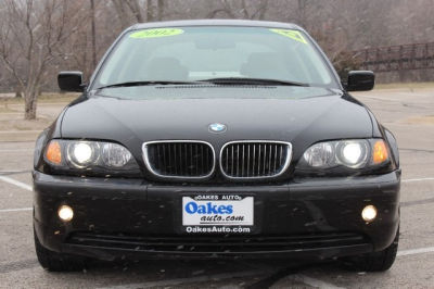 2002 BMW 325  i