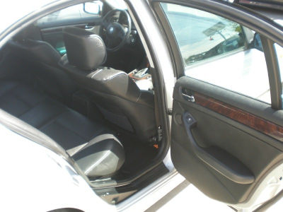 2004 BMW 325  xi