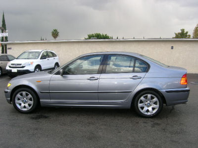 2005 BMW 325  i