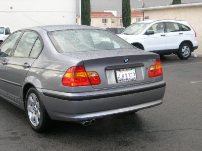 2005 BMW 325  i
