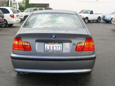 2005 BMW 325  i