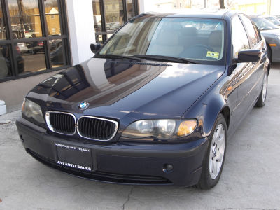 2003 BMW 325  i