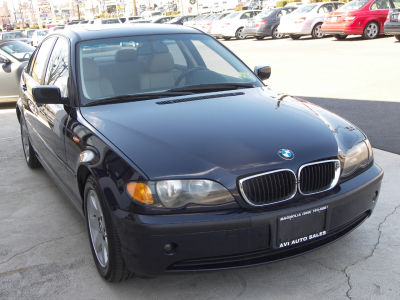 2003 BMW 325  i