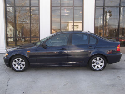 2003 BMW 325  i