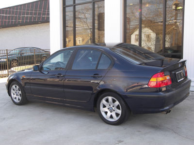 2003 BMW 325  i
