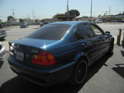 2002 BMW 325  i