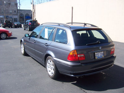 2001 BMW 325  i