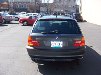 2001 BMW 325  i