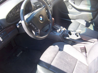 2001 BMW 325  i