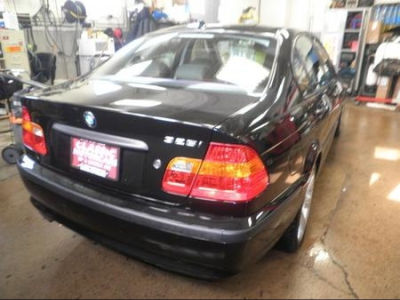 2004 BMW 325 i