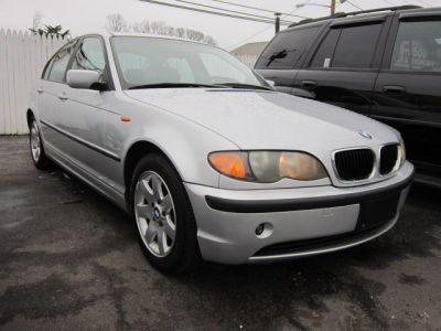 2002 BMW 325  i