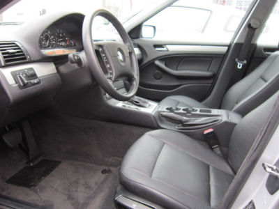 2002 BMW 325 i