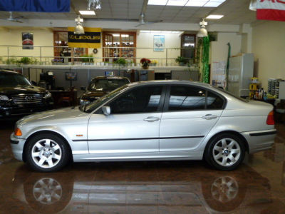 2001 BMW 325  i