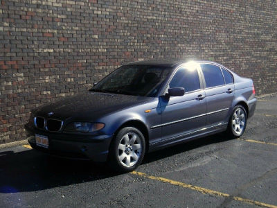 2003 BMW 325  xi