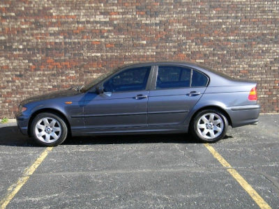 2003 BMW 325  xi