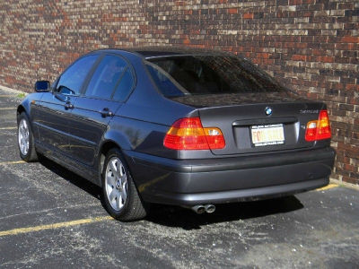 2003 BMW 325  xi