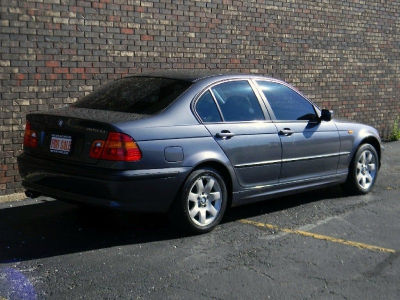 2003 BMW 325  xi