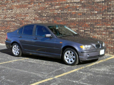2003 BMW 325  xi