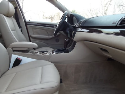 2003 BMW 325  i