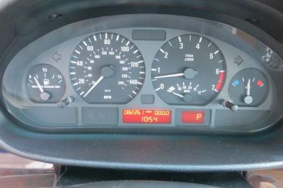2003 BMW 325 i