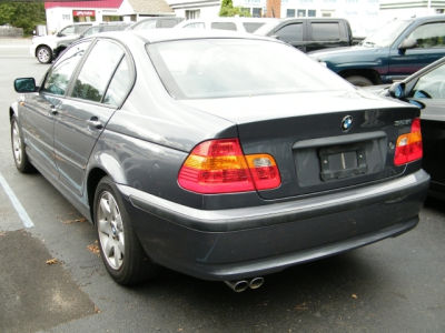 2003 BMW 325  i