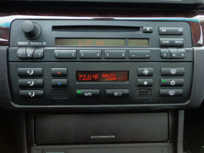 2005 BMW 325 i