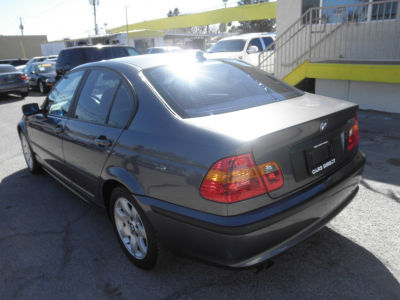 2003 BMW 325 i